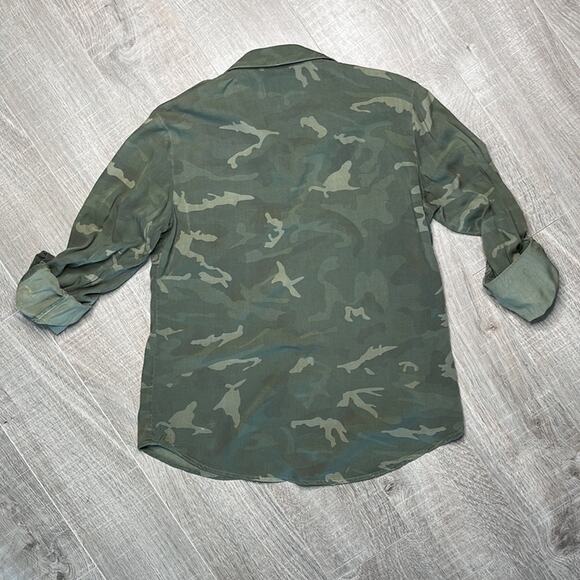 SANCTUARY Green Camo Snap Front Long Sleeve Collared Shirt Women’s Size XS - Picture 6 of 7